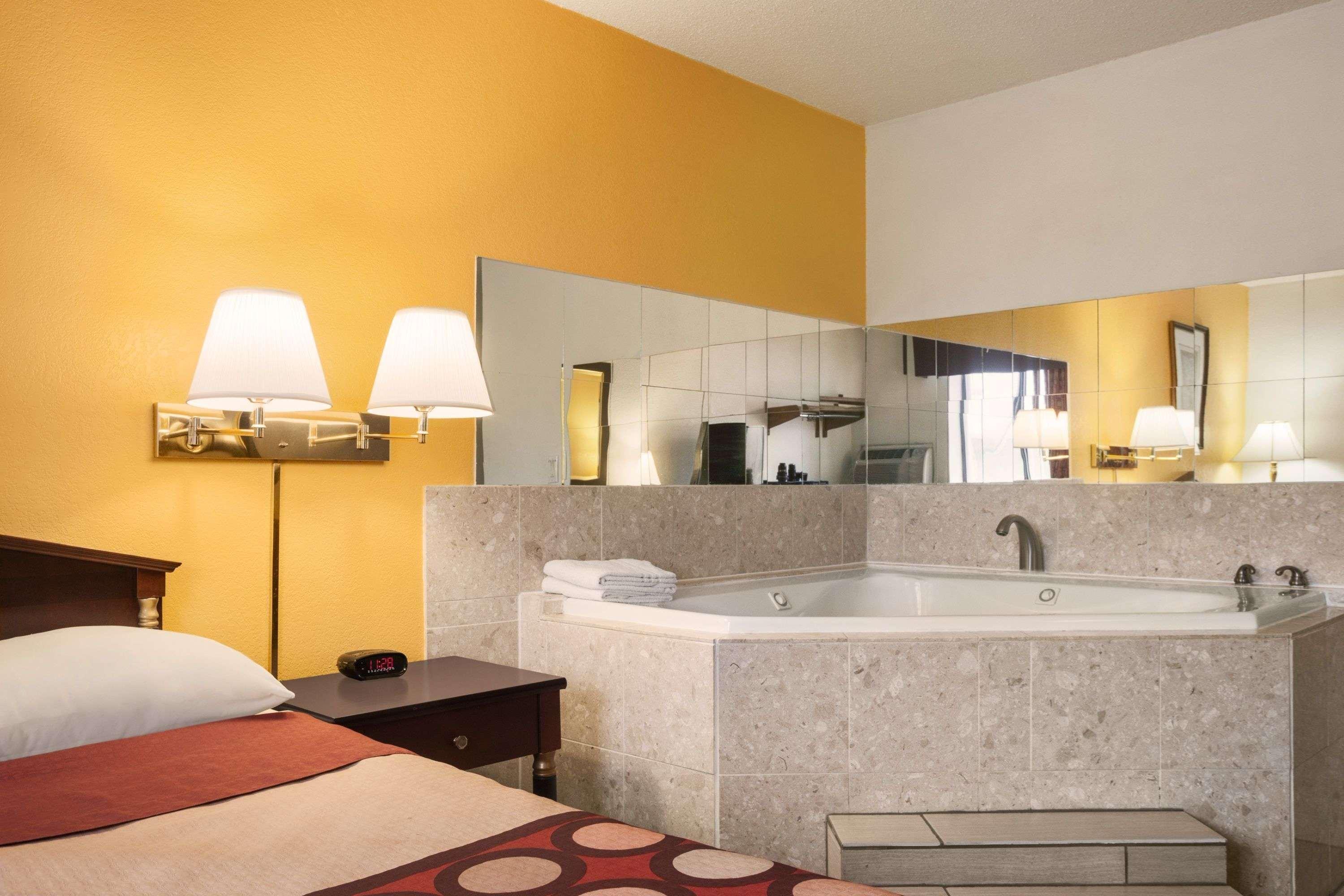 Brookville Inn Екстер'єр фото